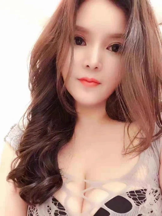 Lucy, Escort, Doha