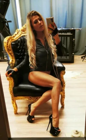 Mia Divina — 11 / 13