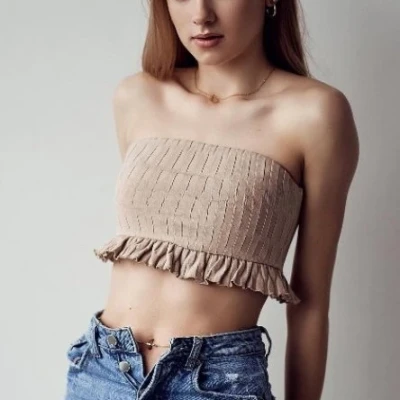 Frigg, Escort, Paris