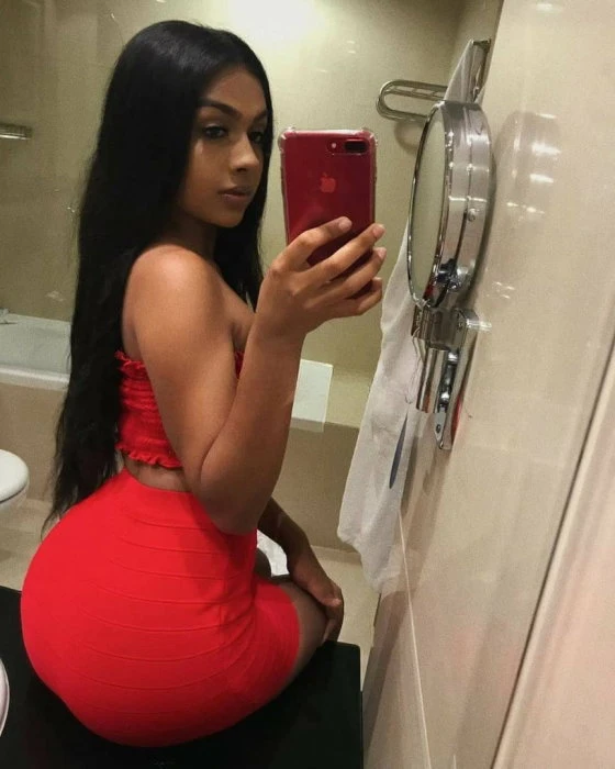 Bella, Escort, Muscat