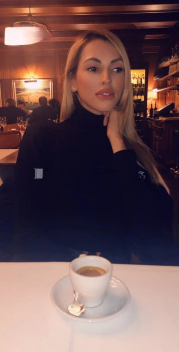 Simone, Escort, Dubai