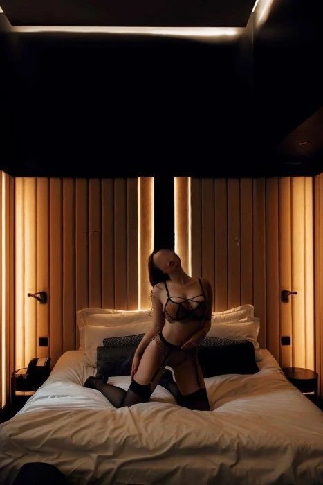 Veronica — 7 / 9