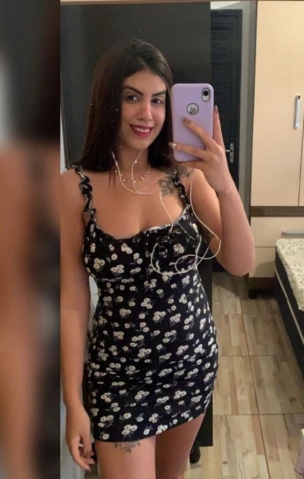 Lizzy, Escort, Salalah