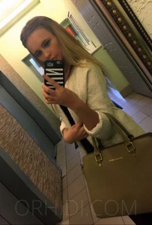 Mia — 2 / 3
