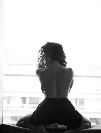 New Girl In Zuerich — 4 / 5