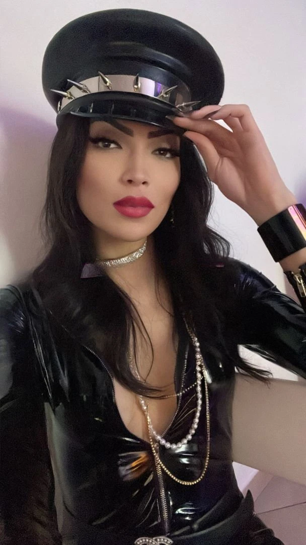 Saory Vilella — 8 / 12
