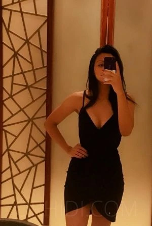 Sarah — 2 / 6