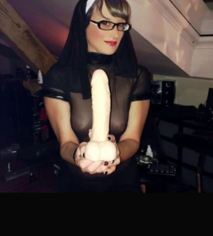 Www Fetischlady Anna Com Sm Wohnung Ab — 1 / 5