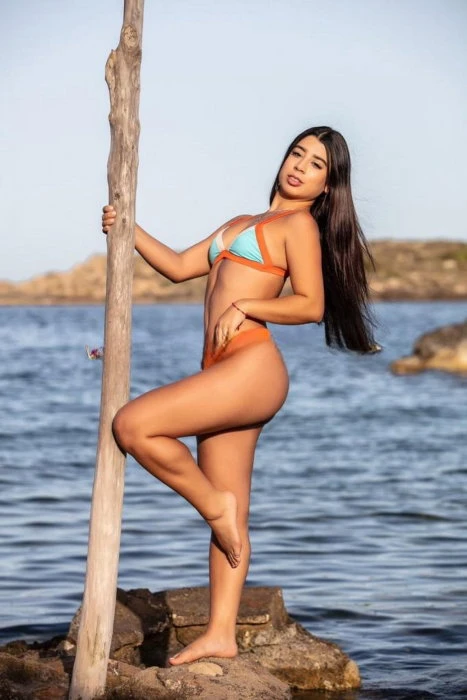 Valeria — 3 / 6