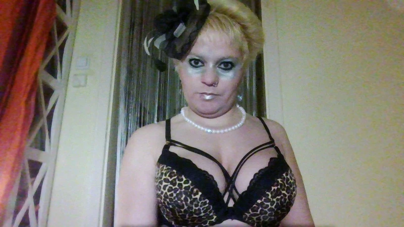 Natalie24 — 30 / 33