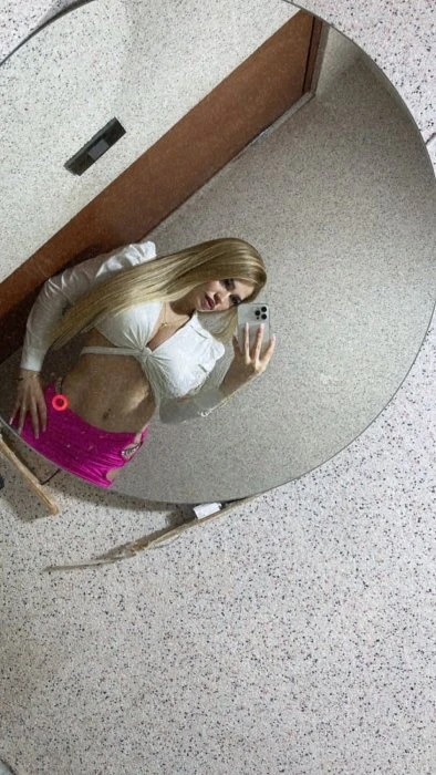 Kendal, Escort, Tirana