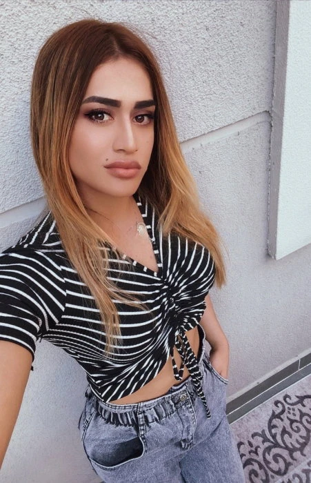Ilona — 5 / 9