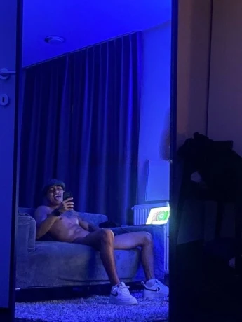 Daniel — 3 / 7