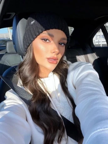 Gia — 2 / 5