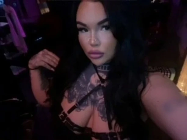Deutsche, tätowierte, Curvy Lina — 10 / 11