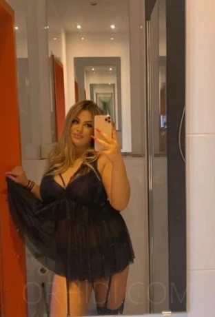 Nina 20j (Bl*w*** Queen) diskret — 1 / 6