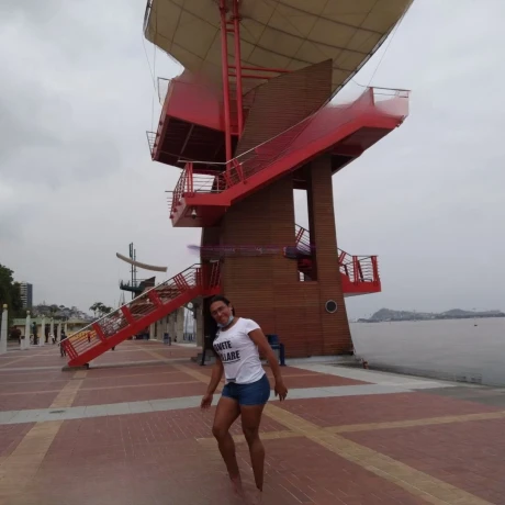 Daniela Gomez — 10 / 12