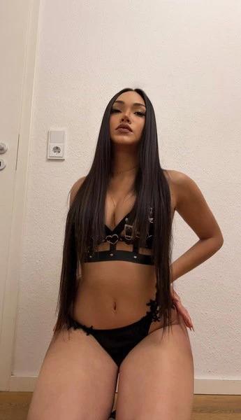 Katrina Chelsey — 12 / 14