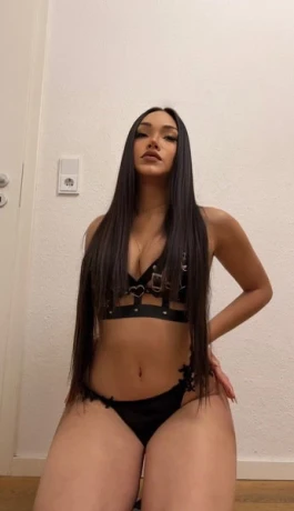 Katrina Chelsey — 12 / 14