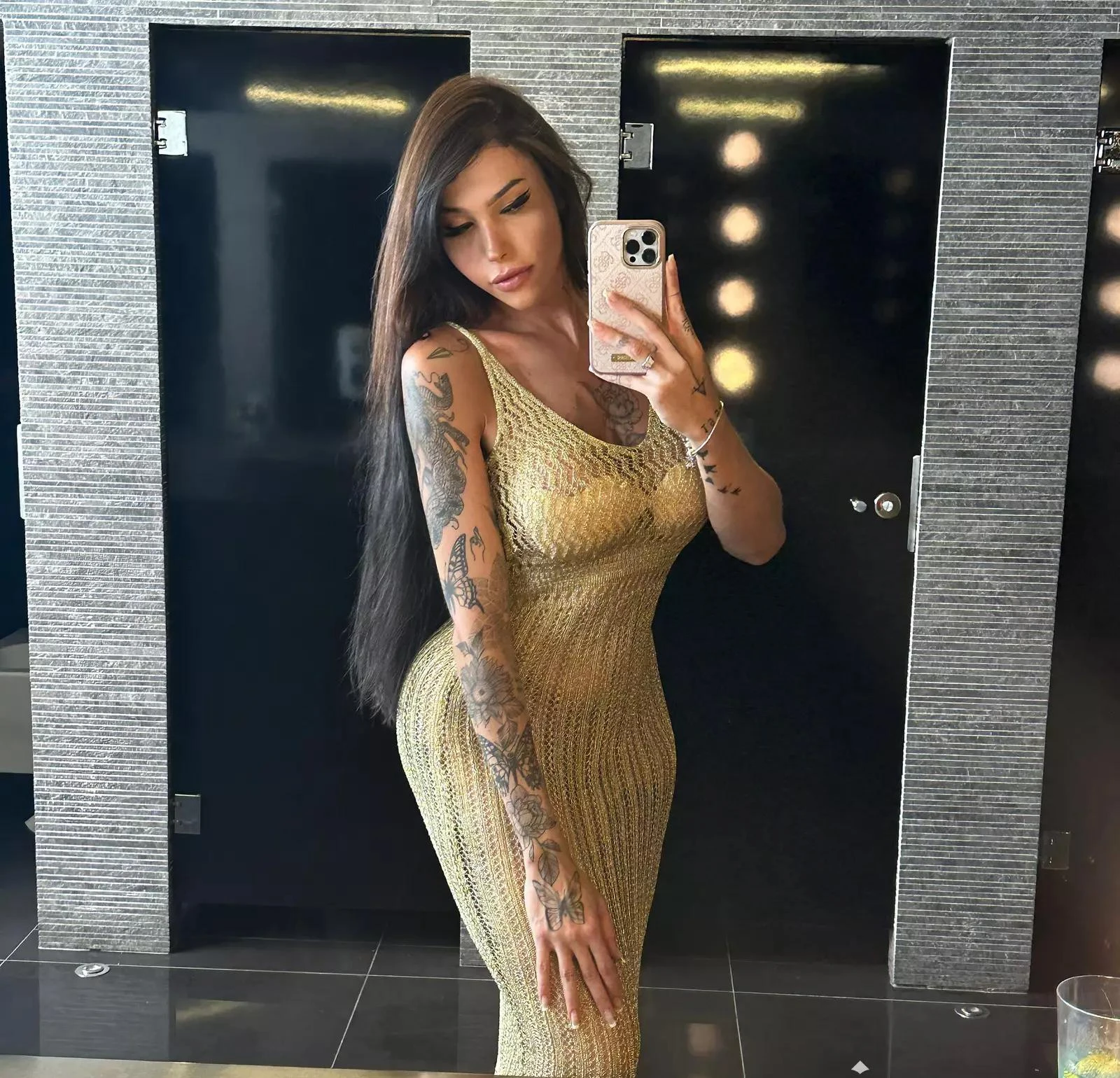 Isis Beaty Brasileira — 4 / 20