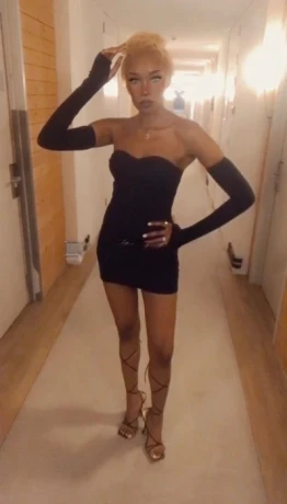 Bella Rose — 4 / 9