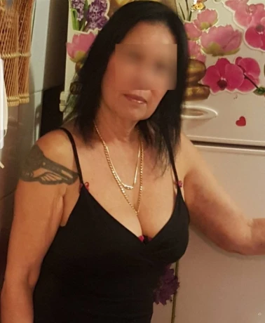 Professionelle Haende Und Thailaendisches Wellness Bei Pong Und Neuem Team — 1 / 3