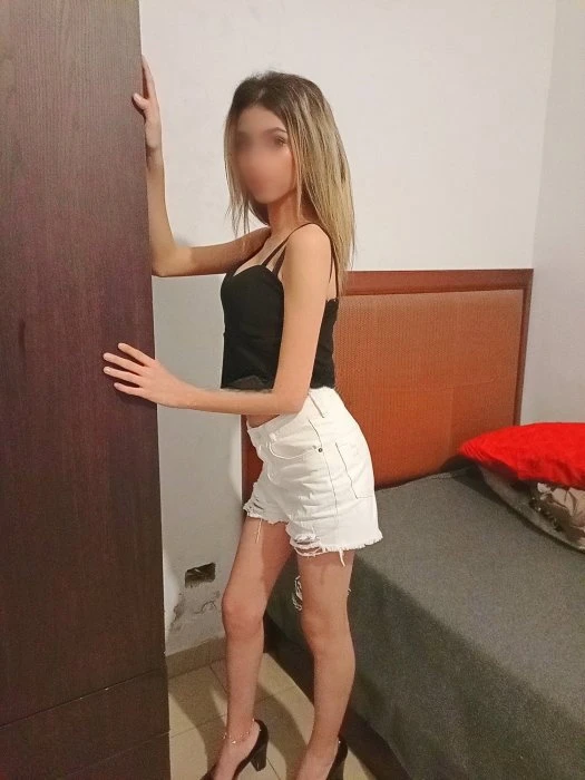 Bana, Escort, Bhamdoun