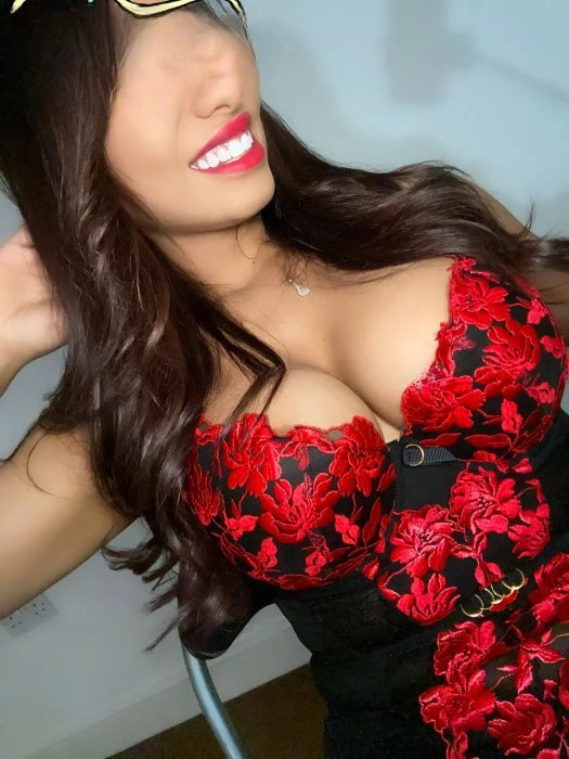 Gianni, Escort, Dubai
