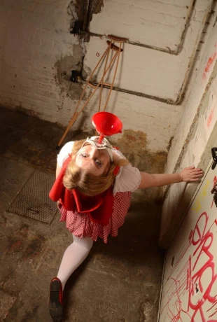 Annika-sue, extremsklavin und -zofe — 3 / 4