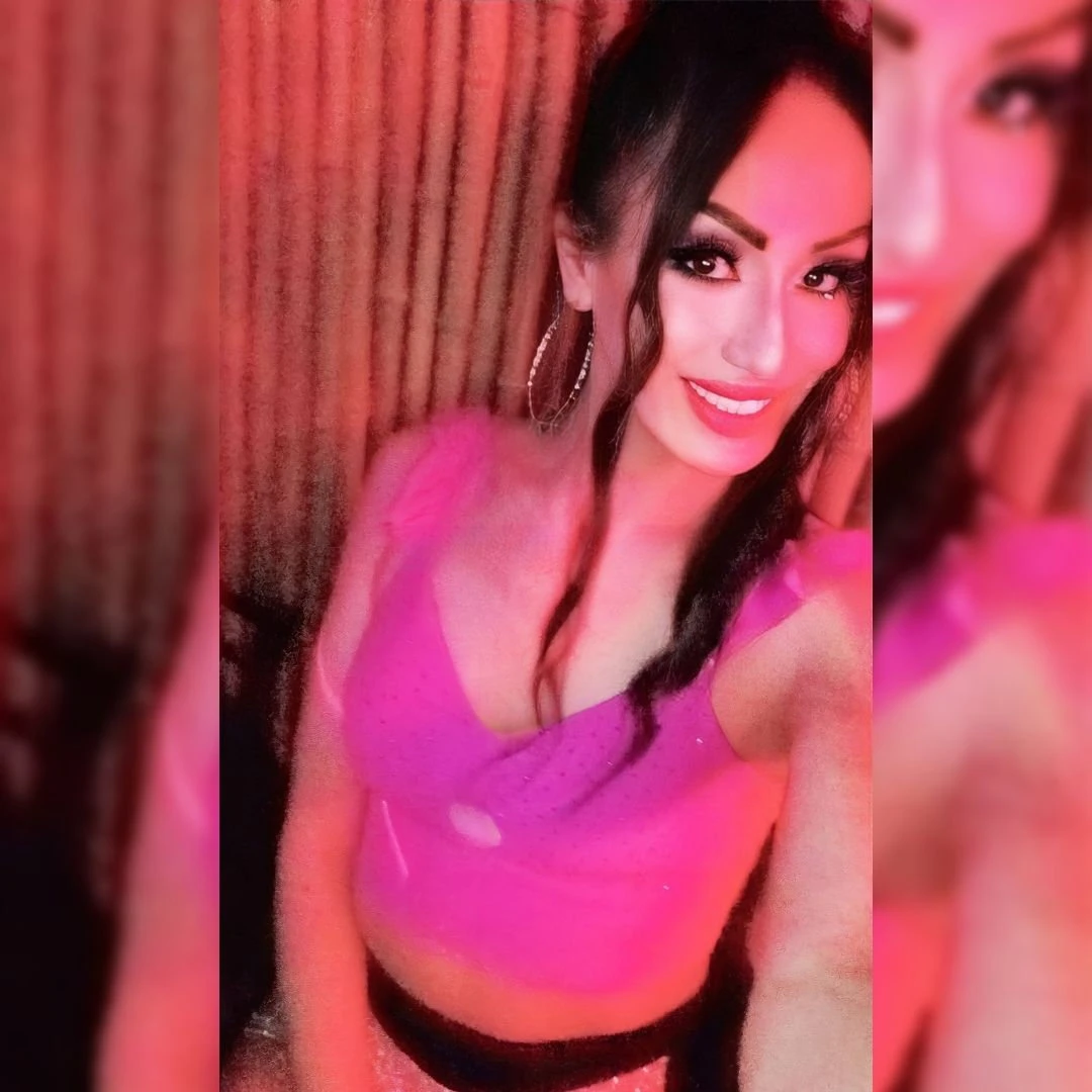 Alexandra Desiree — 3 / 12