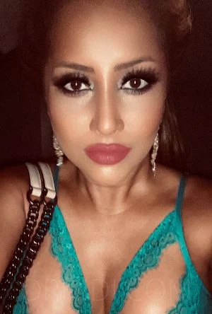 Cinnamon, Escort, Istanbul