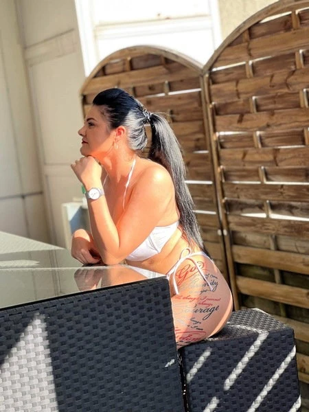 Selena175 — 4 / 5
