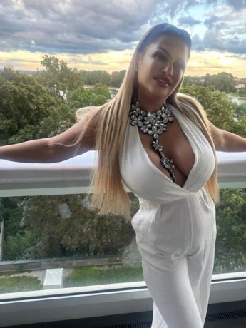Lady Aylin Köln — 9 / 24