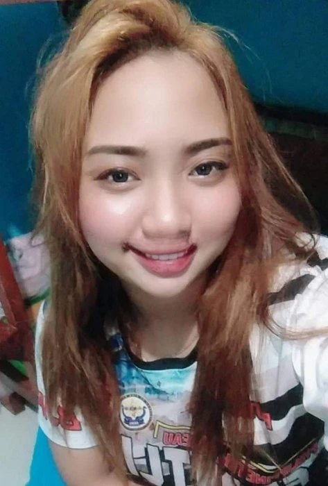 Angela — 2 / 4