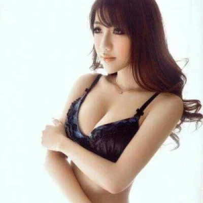 Angie, Escort, Simpang Empat