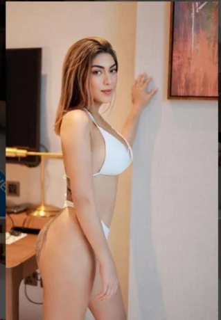 Camilla Brazil — 4 / 5