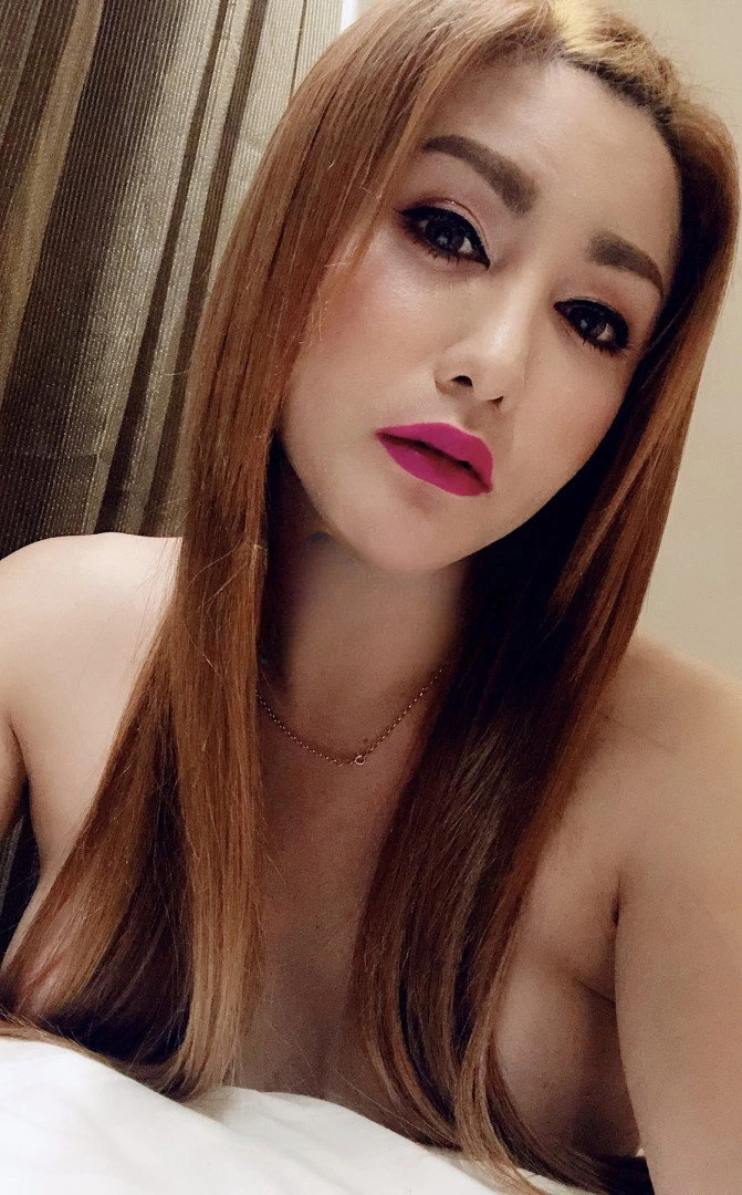 Crystal Tiu, Escort, Singapore