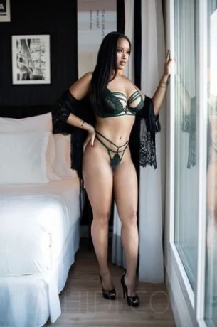 Gabby Latina — 2 / 3