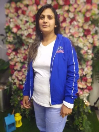 Nazia Akhtar — 4 / 9