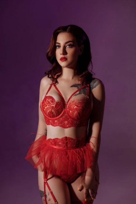 Angelina — 4 / 6