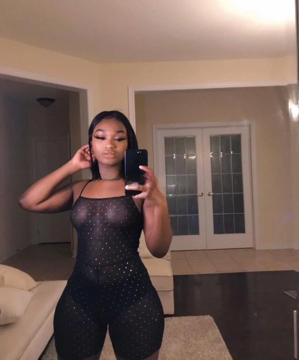 Sandra — 2 / 3