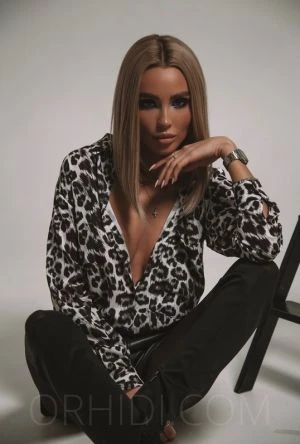 Arina — 3 / 8