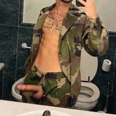 Lucas, Escort, Paris