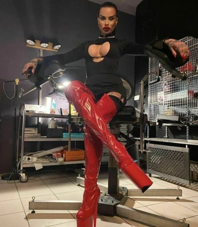 Mistress Fb — 7 / 13