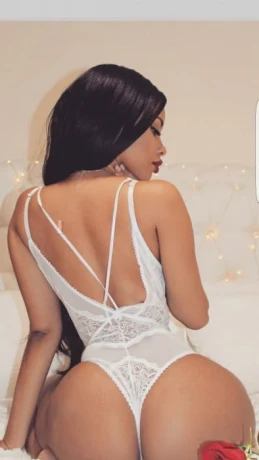 VIP Escort Renata — 1 / 3