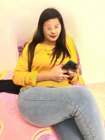 Student Julie — 2 / 3