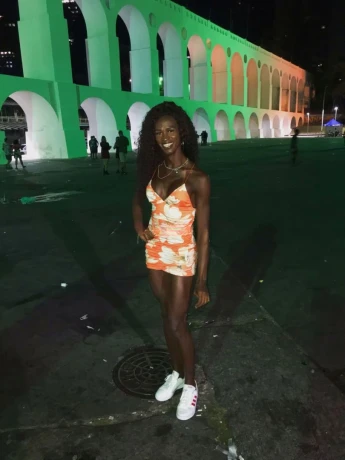 Allana Gomes — 6 / 9