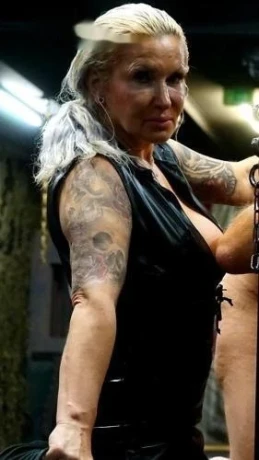 Lady Tora — 18 / 20