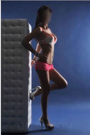 BIANCA IN DER T-LOUNGE — 2 / 3