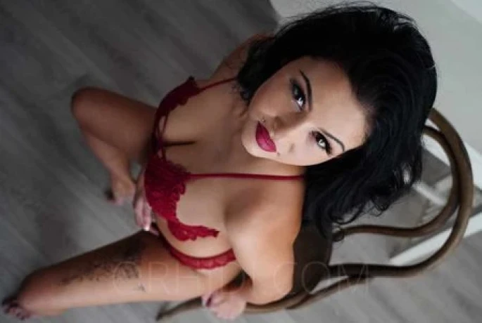 Natalie — 4 / 5